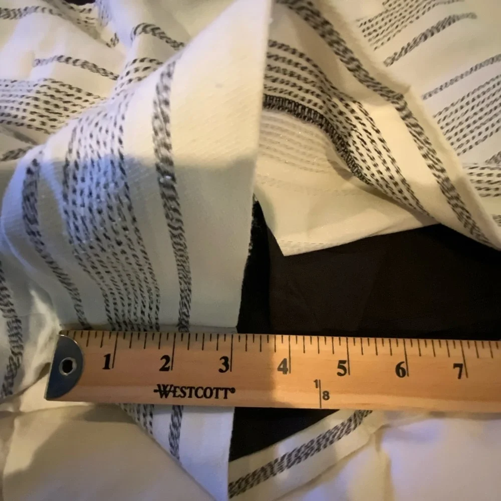 LOFT Black and White Striped High Waist Shorts Side Pockets And Zipper Size 6